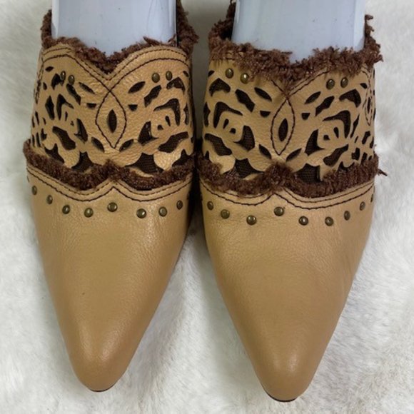 Avon Vintage‎ Western Laser Cut Studded Leather Mules, size 6 - Picture 1 of 10